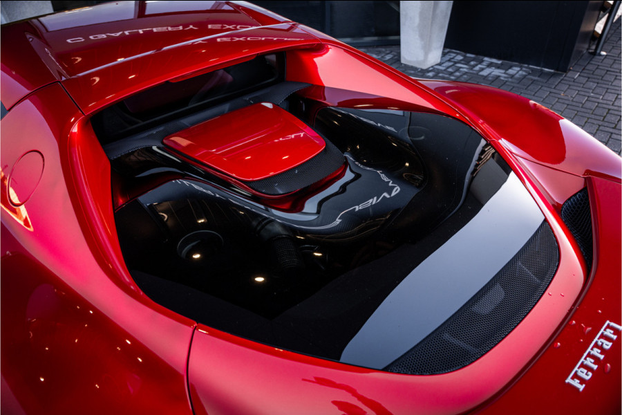 Ferrari 296 GTB 3.0 V6 - Rosso Imola | Origineel NL | Lift | Memory