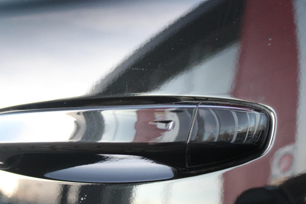 Lancia Ypsilon 1.2 110PK Turbo Hybrid LX | CAMERA VOOR/ ACHTER | ELEKTRISCH VERSTELBARE BESTUURDERSSTOEL | VELOURS BEKLEDING | STOEL VERWARMING | MASSAGEFUNCTIE BESTUURDERSSTOEL |  DRAADLOOS APPLE CARPLAY / ANDROID AUTO | DRAADLOZE TELEFOONLADER | DODEHOEK DETECTIE | CLIMATE CONTROL |