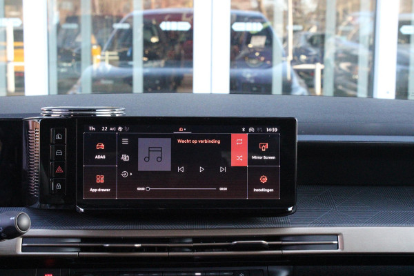 Lancia Ypsilon 1.2 110PK Turbo Hybrid LX | CAMERA VOOR/ ACHTER | ELEKTRISCH VERSTELBARE BESTUURDERSSTOEL | VELOURS BEKLEDING | STOEL VERWARMING | MASSAGEFUNCTIE BESTUURDERSSTOEL |  DRAADLOOS APPLE CARPLAY / ANDROID AUTO | DRAADLOZE TELEFOONLADER | DODEHOEK DETECTIE | CLIMATE CONTROL |