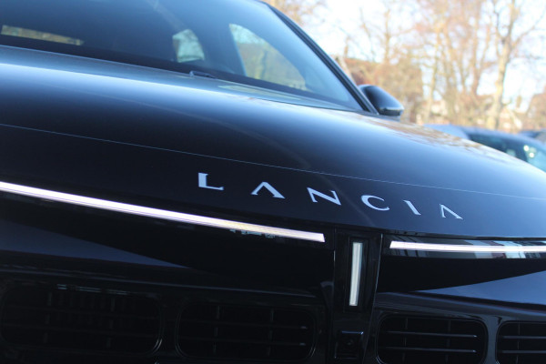 Lancia Ypsilon 1.2 110PK Turbo Hybrid LX | CAMERA VOOR/ ACHTER | ELEKTRISCH VERSTELBARE BESTUURDERSSTOEL | VELOURS BEKLEDING | STOEL VERWARMING | MASSAGEFUNCTIE BESTUURDERSSTOEL |  DRAADLOOS APPLE CARPLAY / ANDROID AUTO | DRAADLOZE TELEFOONLADER | DODEHOEK DETECTIE | CLIMATE CONTROL |