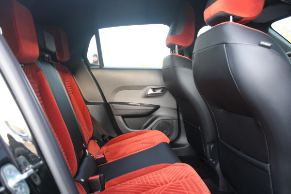 Lancia Ypsilon 1.2 110PK Turbo Hybrid LX | CAMERA VOOR/ ACHTER | ELEKTRISCH VERSTELBARE BESTUURDERSSTOEL | VELOURS BEKLEDING | STOEL VERWARMING | MASSAGEFUNCTIE BESTUURDERSSTOEL |  DRAADLOOS APPLE CARPLAY / ANDROID AUTO | DRAADLOZE TELEFOONLADER | DODEHOEK DETECTIE | CLIMATE CONTROL |