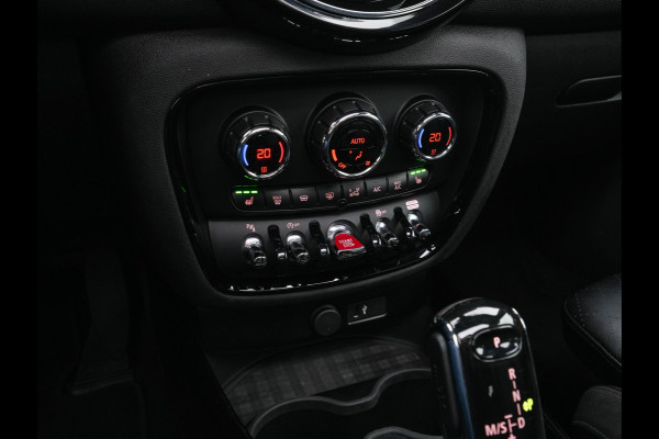 MINI Clubman 2.0 Cooper S ALL4 Premier Plus JCW (INCL-BTW) Aut * PANO | LEATHER | FULL-LED | HEATED-SPORTSEATS | DIGI-COCKPIT | AMBIENT-LIGHT | PRIVACY-GLASS | HEAD-UP | PDC | CAMERA | DAB  | KEYLESS | TOWBAR | 18"ALU*