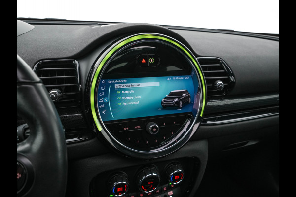 MINI Clubman 2.0 Cooper S ALL4 Premier Plus JCW (INCL-BTW) Aut * PANO | LEATHER | FULL-LED | HEATED-SPORTSEATS | DIGI-COCKPIT | AMBIENT-LIGHT | PRIVACY-GLASS | HEAD-UP | PDC | CAMERA | DAB  | KEYLESS | TOWBAR | 18"ALU*