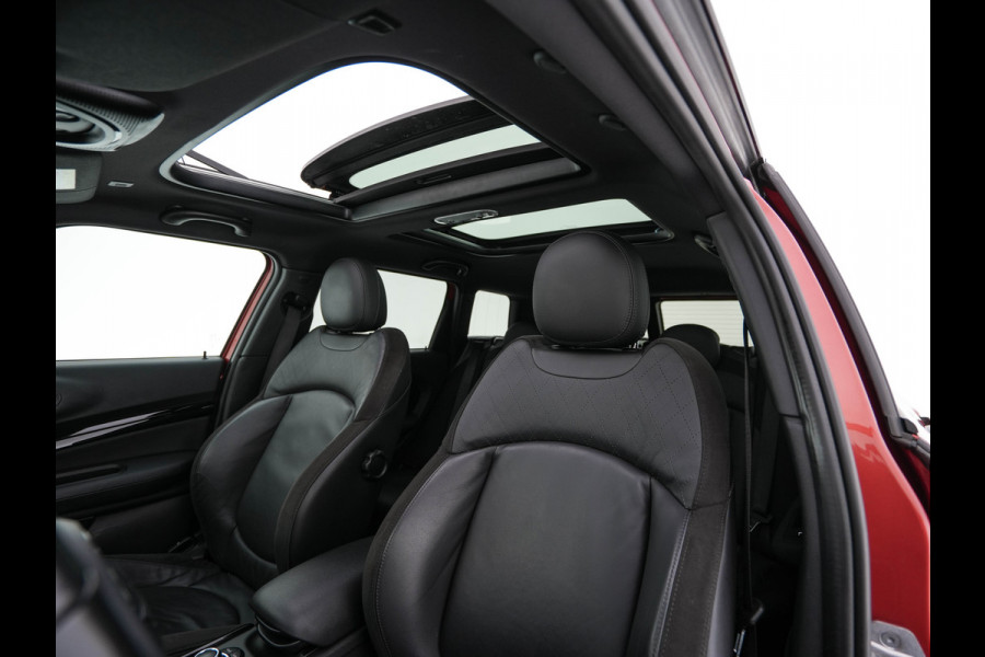 MINI Clubman 2.0 Cooper S ALL4 Premier Plus JCW (INCL-BTW) Aut * PANO | LEATHER | FULL-LED | HEATED-SPORTSEATS | DIGI-COCKPIT | AMBIENT-LIGHT | PRIVACY-GLASS | HEAD-UP | PDC | CAMERA | DAB  | KEYLESS | TOWBAR | 18"ALU*