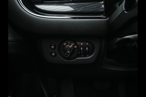MINI Clubman 2.0 Cooper S ALL4 Premier Plus JCW (INCL-BTW) Aut * PANO | LEATHER | FULL-LED | HEATED-SPORTSEATS | DIGI-COCKPIT | AMBIENT-LIGHT | PRIVACY-GLASS | HEAD-UP | PDC | CAMERA | DAB  | KEYLESS | TOWBAR | 18"ALU*