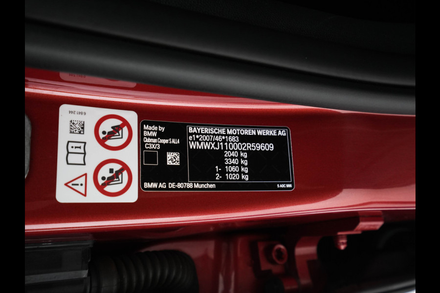 MINI Clubman 2.0 Cooper S ALL4 Premier Plus JCW (INCL-BTW) Aut * PANO | LEATHER | FULL-LED | HEATED-SPORTSEATS | DIGI-COCKPIT | AMBIENT-LIGHT | PRIVACY-GLASS | HEAD-UP | PDC | CAMERA | DAB  | KEYLESS | TOWBAR | 18"ALU*