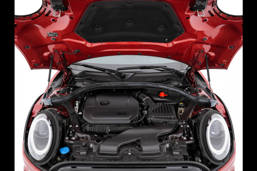 MINI Clubman 2.0 Cooper S ALL4 Premier Plus JCW (INCL-BTW) Aut * PANO | LEATHER | FULL-LED | HEATED-SPORTSEATS | DIGI-COCKPIT | AMBIENT-LIGHT | PRIVACY-GLASS | HEAD-UP | PDC | CAMERA | DAB  | KEYLESS | TOWBAR | 18"ALU*