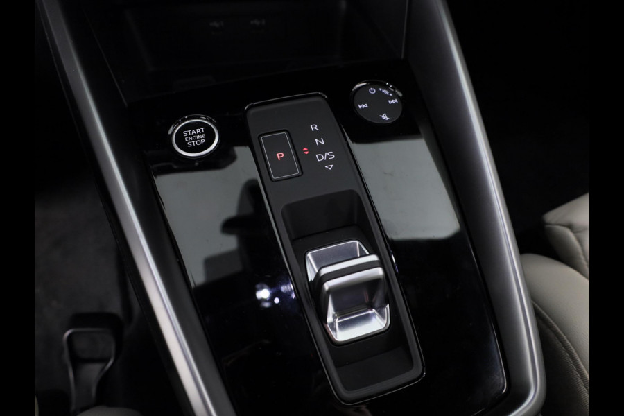 Audi A3 Sportback 35 TFSI Business edition 150 pk S-tronic | Navigatie | Parkeersensoren achter | Adaptieve cruise control | Lederen bekleding | Apple Carplay/Android Auto |