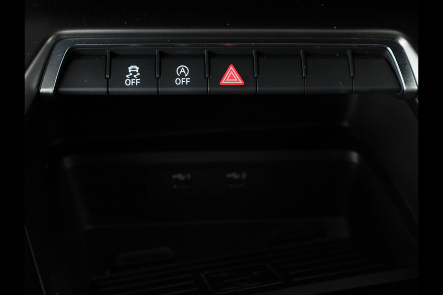 Audi A3 Sportback 35 TFSI Business edition 150 pk S-tronic | Navigatie | Parkeersensoren achter | Adaptieve cruise control | Lederen bekleding | Apple Carplay/Android Auto |