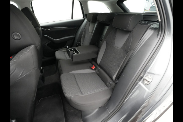 Škoda Octavia Combi 1.0 TSI 110pk Business Edition Trekhaak Navigatie Keyless Clima