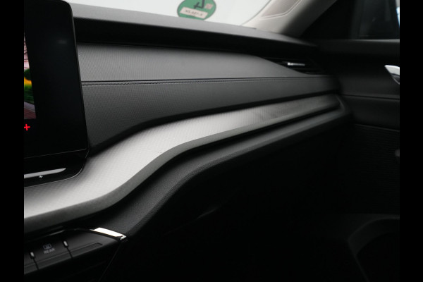 Škoda Octavia Combi 1.0 TSI 110pk Business Edition Trekhaak Navigatie Keyless Clima