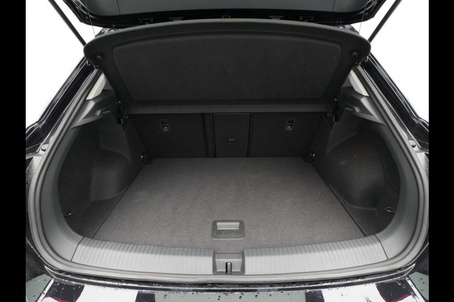 Volkswagen T-Roc 1.5 TSI 150pk DSG Navigatie Camera Acc Carplay Parkassist