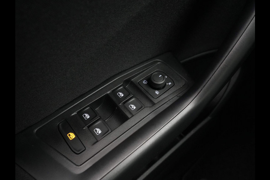 Volkswagen T-Roc 1.5 TSI 150pk DSG Navigatie Camera Acc Carplay Parkassist