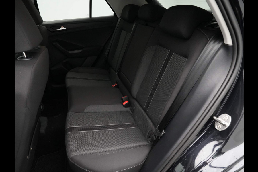 Volkswagen T-Roc 1.5 TSI 150pk DSG Navigatie Camera Acc Carplay Parkassist