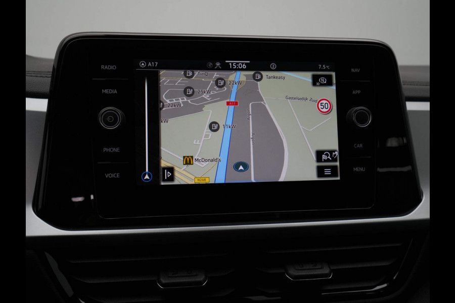 Volkswagen T-Roc 1.5 TSI 150pk DSG Navigatie Camera Acc Carplay Parkassist