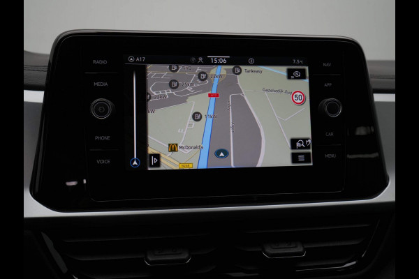 Volkswagen T-Roc 1.5 TSI 150pk DSG Navigatie Camera Acc Carplay Parkassist
