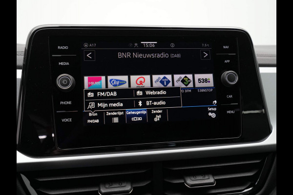 Volkswagen T-Roc 1.5 TSI 150pk DSG Navigatie Camera Acc Carplay Parkassist
