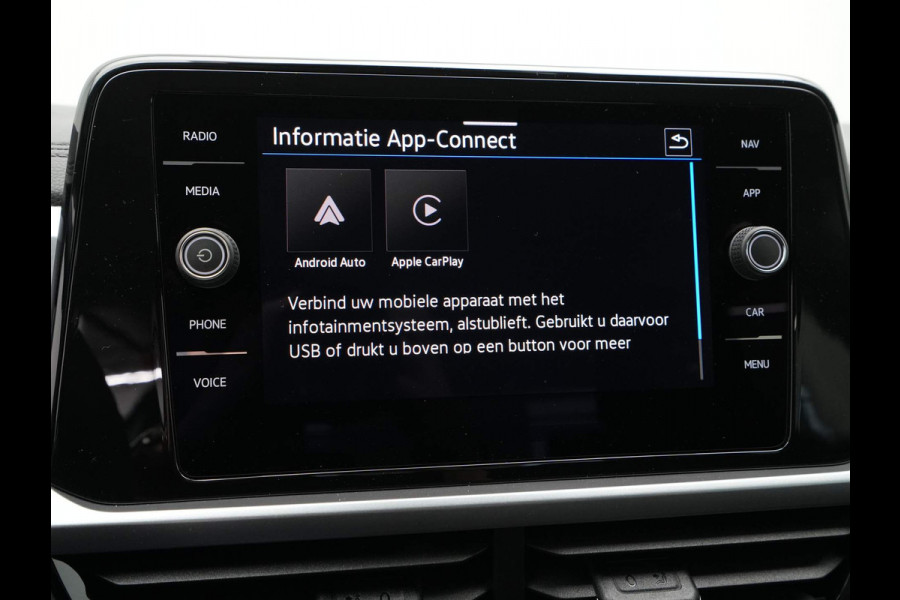 Volkswagen T-Roc 1.5 TSI 150pk DSG Navigatie Camera Acc Carplay Parkassist
