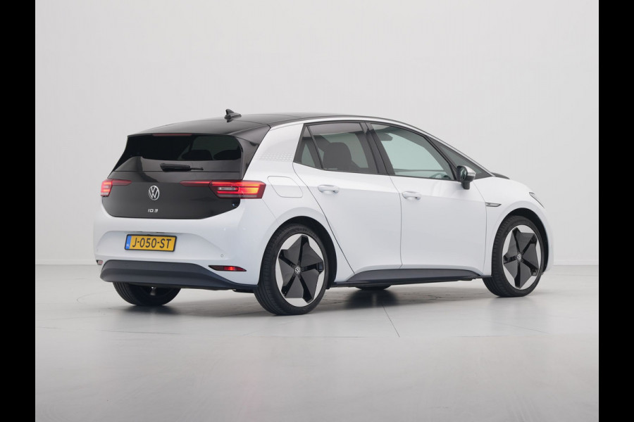 Volkswagen ID.3 First Max 58 kWh 204pk Trekhaak Navigatie Camera Stoelverwarming Side ass.