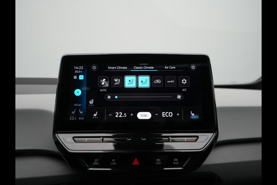 Volkswagen ID.3 First Max 58 kWh 204pk Trekhaak Navigatie Camera Stoelverwarming Side ass.