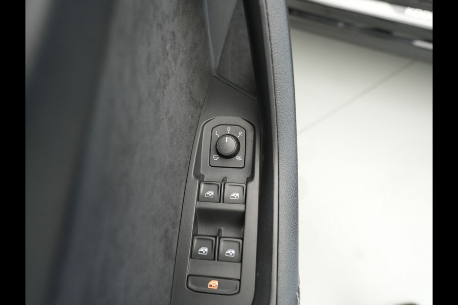 Škoda Kodiaq 1.5 TSI 150pk Sportline Business Panorama Camera Stoelverwarming Acc Carplay