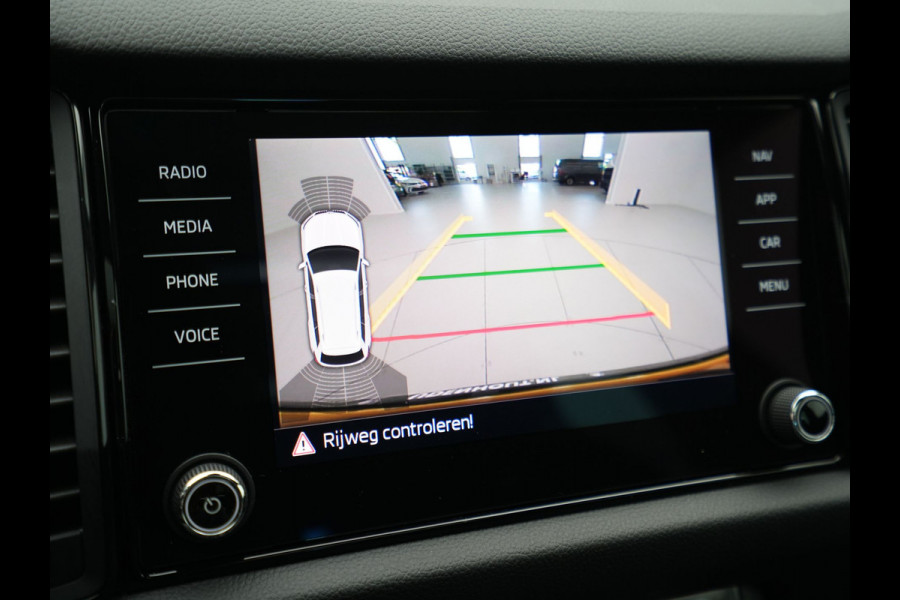 Škoda Kodiaq 1.5 TSI 150pk Sportline Business Panorama Camera Stoelverwarming Acc Carplay