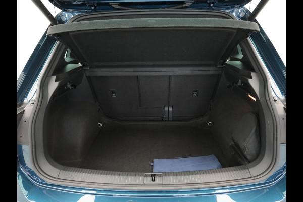 Volkswagen Tiguan 1.5 TSI 150pk DSG R-Line Navigatie Wegkl. trekhaak Acc Elek. kofferklep