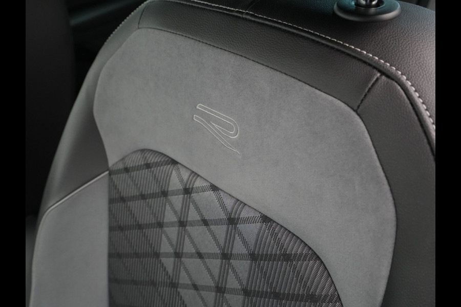 Volkswagen Tiguan 1.5 TSI 150pk DSG R-Line Navigatie Wegkl. trekhaak Acc Elek. kofferklep