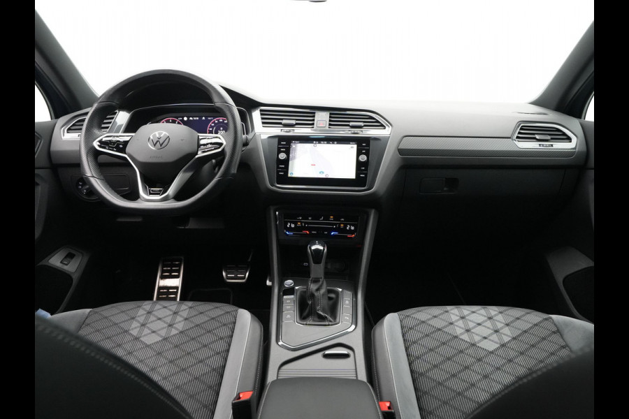 Volkswagen Tiguan 1.5 TSI 150pk DSG R-Line Navigatie Wegkl. trekhaak Acc Elek. kofferklep