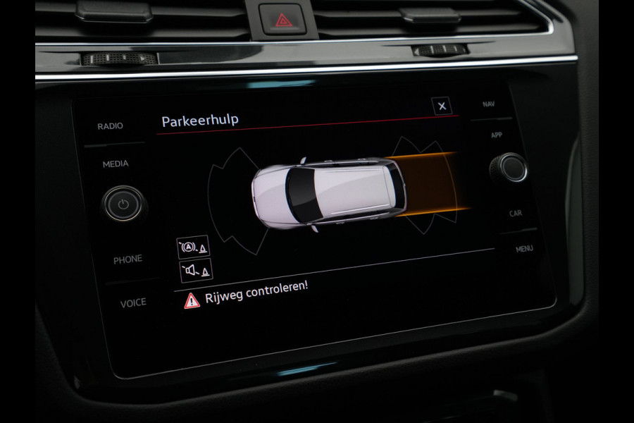 Volkswagen Tiguan 1.5 TSI 150pk DSG R-Line Navigatie Wegkl. trekhaak Acc Elek. kofferklep