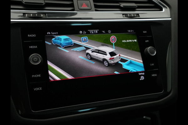 Volkswagen Tiguan 1.5 TSI 150pk DSG R-Line Navigatie Wegkl. trekhaak Acc Elek. kofferklep