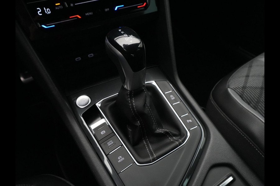 Volkswagen Tiguan 1.5 TSI 150pk DSG R-Line Navigatie Wegkl. trekhaak Acc Elek. kofferklep