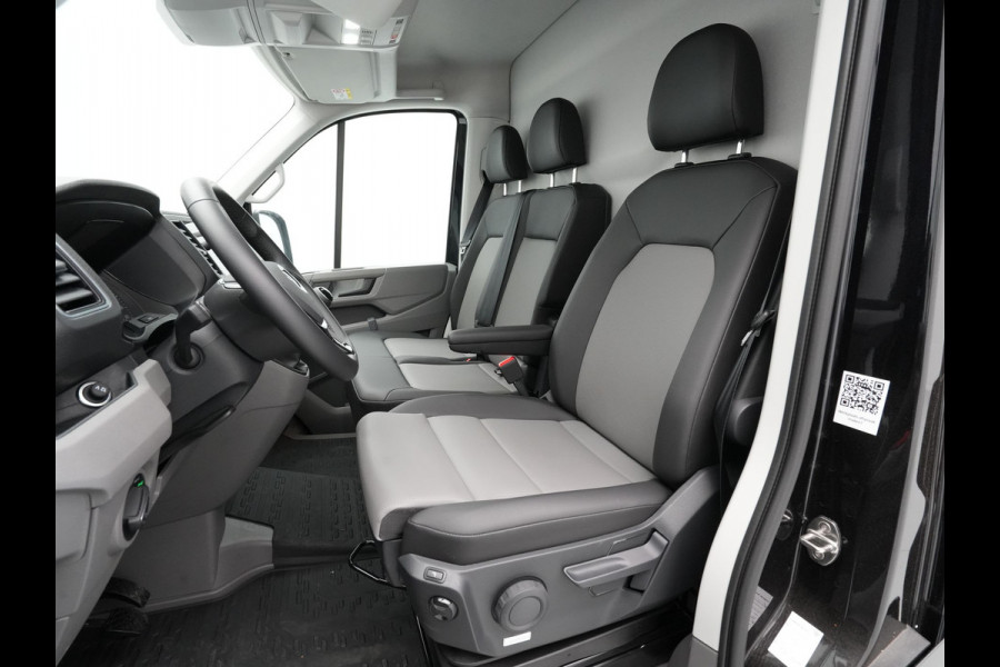 Volkswagen Crafter L3H3 2.0 TDI 140pk 3.5T Exclusive-Edition / Trekhaak / Navigatie / Camera / Acc / Pdc / Stoel/Stuurverwarming / Carplay