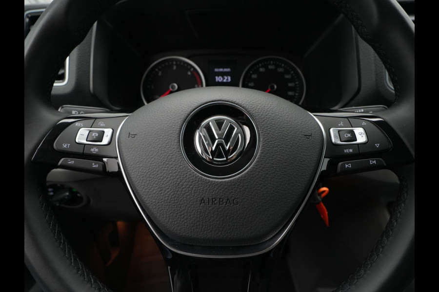 Volkswagen Crafter L3H3 2.0 TDI 140pk 3.5T Exclusive-Edition / Trekhaak / Navigatie / Camera / Acc / Pdc / Stoel/Stuurverwarming / Carplay