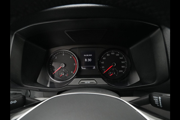 Volkswagen Crafter L3H3 2.0 TDI 140PK 3.5T Highline / Trekhaak / Betimmering /Carplay / Camera