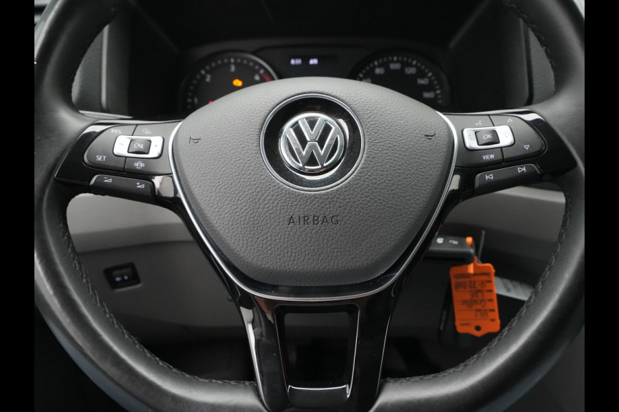 Volkswagen Crafter L3H3 2.0 TDI 140PK 3.5T Highline / Trekhaak / Betimmering /Carplay / Camera