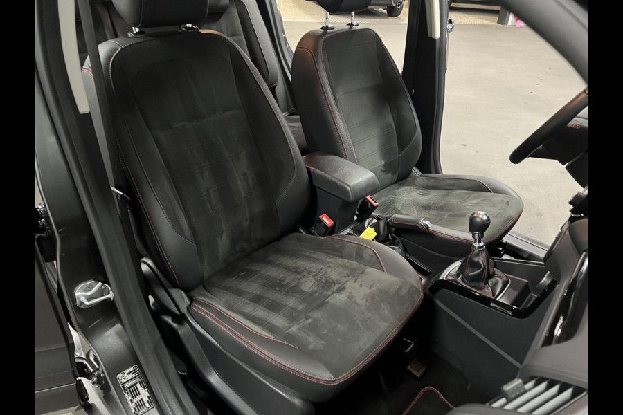 Ford EcoSport 1.0 EcoBoost ST-Line Trekhaak | Cruise C. | Stoel-/stuurverwarming | Navigatie | Achteruitrij camera | Carplay