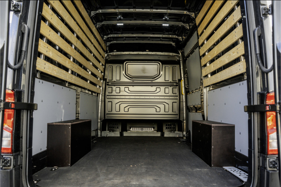 Volkswagen Crafter 35 2.0 TDI L3H3 Exclusive | 177 PK | Automaat | Carplay | Camera | Cruise