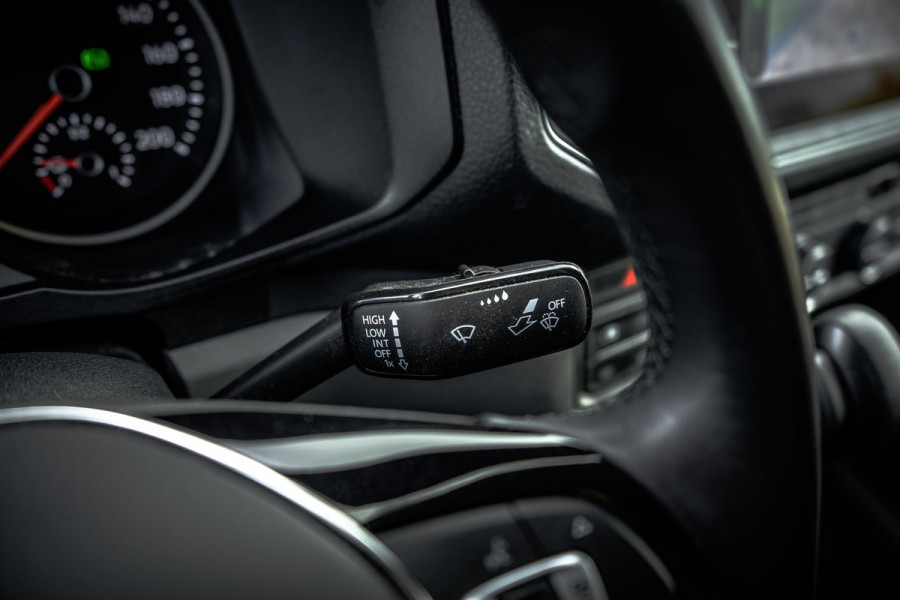 Volkswagen Crafter 35 2.0 TDI L3H3 Exclusive | 177 PK | Automaat | Carplay | Camera | Cruise