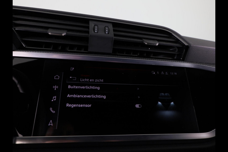 Audi Q3 45 TFSI e S edition 245pk | Navigatie | Trekhaak | Adaptieve cruise controle | 3 spaaks afgevlakt stuurwiel | 19 inch Lichtmetalen velgen