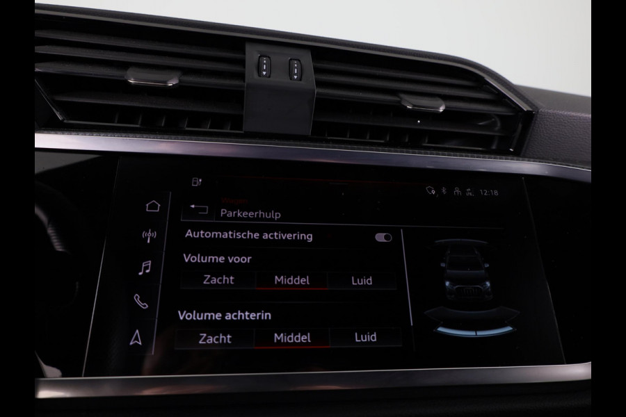 Audi Q3 45 TFSI e S edition 245pk | Navigatie | Trekhaak | Adaptieve cruise controle | 3 spaaks afgevlakt stuurwiel | 19 inch Lichtmetalen velgen