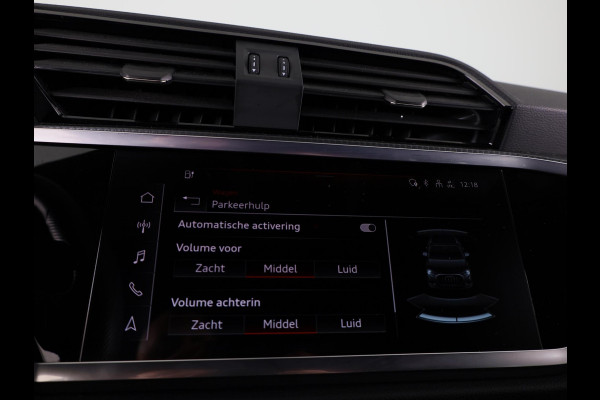 Audi Q3 45 TFSI e S edition 245pk | Navigatie | Trekhaak | Adaptieve cruise controle | 3 spaaks afgevlakt stuurwiel | 19 inch Lichtmetalen velgen