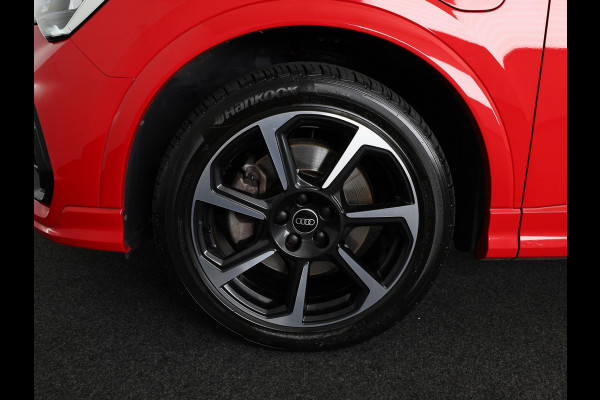Audi Q3 45 TFSI e S edition 245pk | Navigatie | Trekhaak | Adaptieve cruise controle | 3 spaaks afgevlakt stuurwiel | 19 inch Lichtmetalen velgen