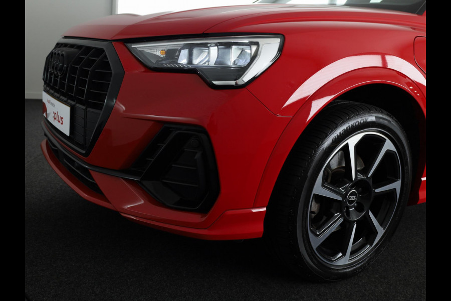 Audi Q3 45 TFSI e S edition 245pk | Navigatie | Trekhaak | Adaptieve cruise controle | 3 spaaks afgevlakt stuurwiel | 19 inch Lichtmetalen velgen