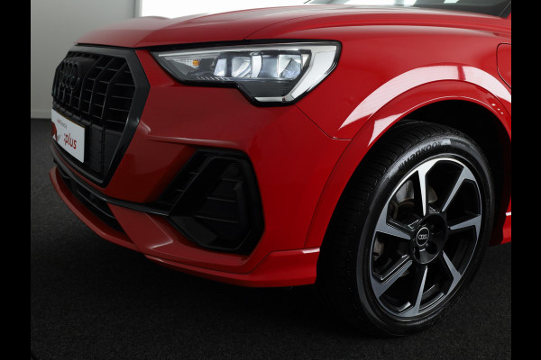 Audi Q3 45 TFSI e S edition 245pk | Navigatie | Trekhaak | Adaptieve cruise controle | 3 spaaks afgevlakt stuurwiel | 19 inch Lichtmetalen velgen
