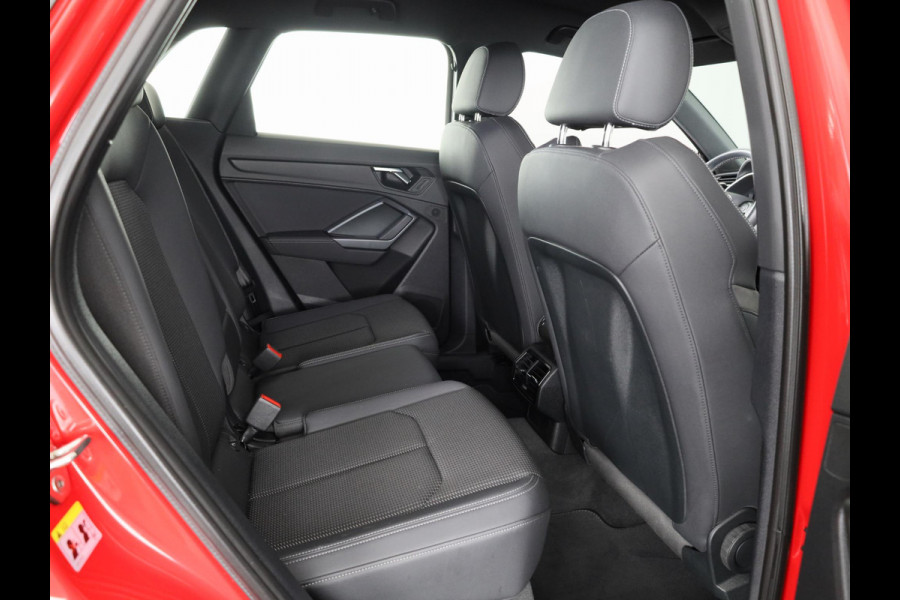 Audi Q3 45 TFSI e S edition 245pk | Navigatie | Trekhaak | Adaptieve cruise controle | 3 spaaks afgevlakt stuurwiel | 19 inch Lichtmetalen velgen