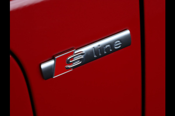 Audi Q3 45 TFSI e S edition 245pk | Navigatie | Trekhaak | Adaptieve cruise controle | 3 spaaks afgevlakt stuurwiel | 19 inch Lichtmetalen velgen