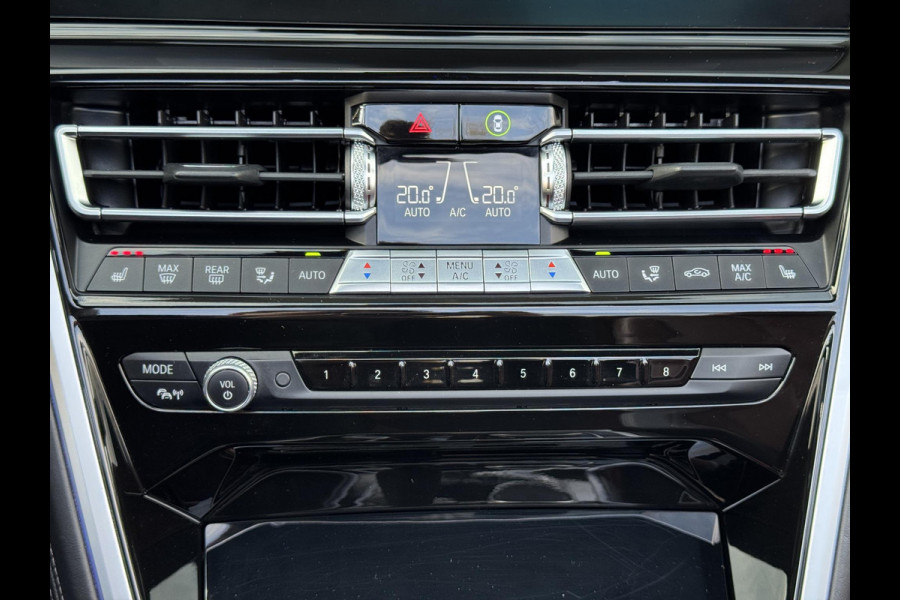 BMW 8 Serie M850i xDrive High Executive / 20 Inch / Active Cruise control / M Carbon exterieur / Soft close / Active Steering / Laserlicht