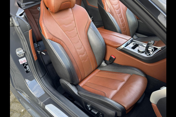 BMW 8 Serie M850i xDrive High Executive / 20 Inch / Active Cruise control / M Carbon exterieur / Soft close / Active Steering / Laserlicht