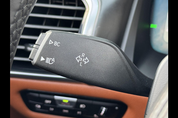 BMW 8 Serie M850i xDrive High Executive / 20 Inch / Active Cruise control / M Carbon exterieur / Soft close / Active Steering / Laserlicht